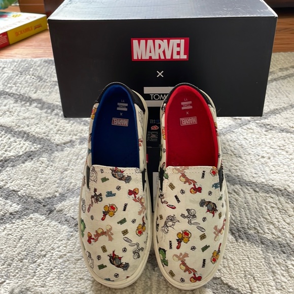 Marvel x TOMS Luca Antique White Marvel How To Print size Y1 - Picture 1 of 7